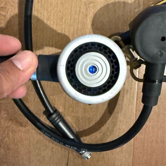 Mares MR22T Abyss Regulator & Octo Set Scuba Diving Gear - Picture 8 of 14